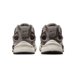 Nike Women's V5 RNR Burgundy Crush Light Orewood Brown - Image 5